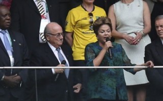 Dilma Rouseff señala que "está harta" del presidente de la FIFA