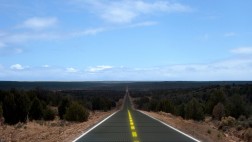 Pista brillante: Crean sistema de 'carreteras solares' en EE.UU