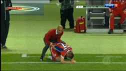 Pep Guardiola animó a Franck Ribéry al borde de la cancha