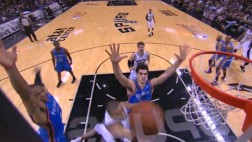 La habilidad de Tony Parker para marcar sobre dos defensas