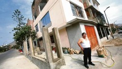 El Agustino: vecinos invaden con rejas las calles y veredas