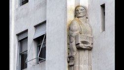 El monumento a la coima, una leyenda urbana en Argentina