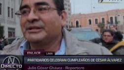 Seguidores de Álvarez llevan torta a Dirincri por su cumpleaños