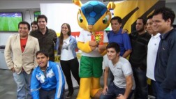 Fuleco, la mascota del Mundial, visitó el diario El Comercio