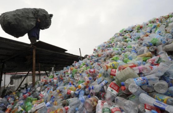 Más de la mitad de los limeños separa la basura en casa