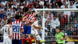 Godín anotó primer gol del partido tras grave error de Casillas