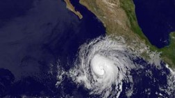 Huracán Amanda incrementa su intensidad y avanza hacia México