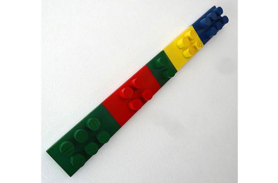 DIY: Aprende a hacer un colgador para niños con forma de Lego