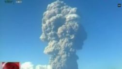 Volcán en erupción genera caos aéreo en Indonesia y Australia
