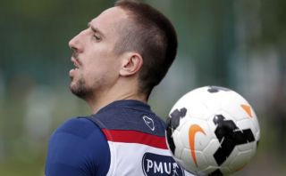 Ribéry se somete a nuevos exámenes en la espalda en París 
