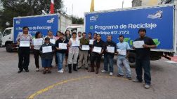 Municipalidad de Miraflores condecoró a 16 recicladores