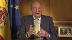 El rey Juan Carlos abdicó en favor de su hijo Felipe