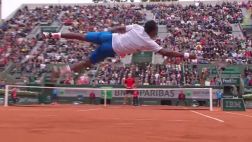 Espectacular volada de Monfils que terminó en punto en contra