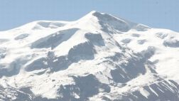 Mal tiempo dificulta búsqueda de italianos en el Alpamayo