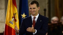 Felipe de Borbón promete servir a una España unida y diversa