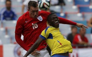 Ecuador empató 2-2 con Inglaterra con golazo de Arroyo