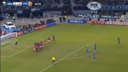 Sensacional tiro libre de Messi culminó en gol de Argentina