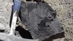 Volcán Ubinas continúa lanzando "proyectiles balísticos"