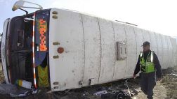 Despiste y vuelco de bus en Arequipa deja al menos 10 muertos