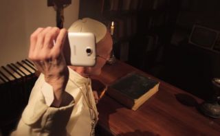 El spot donde el Papa Francisco se molesta por gol de Iniesta