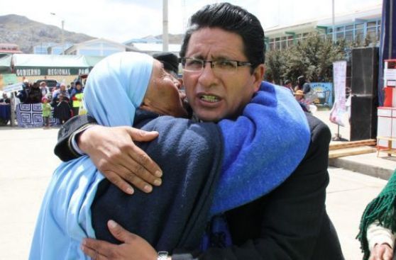 Difunden videos que comprometen al presidente regional de Pasco