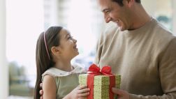 Día del Padre: ¿Cómo escoger el regalo perfecto para papá?