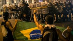 Brasil: Primera pelea entre hinchas fue por bandera argentina