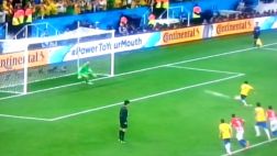 Penal polémico: Neymar anotó y le da así el triunfo a Brasil