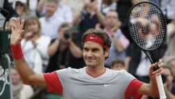 Roger Federer: le regalan pase a semifinales en Alemania