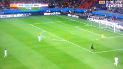 Iker Casillas cometió este 'blooper' en cuarto gol de Holanda