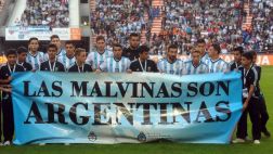 FIFA investiga a Argentina por pancarta sobre las Malvinas