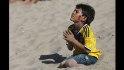 Enternecedor: así vivió niño colombiano el triunfo de su país