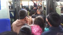 Otro pervertido detenido por aprovecharse de una mujer en combi