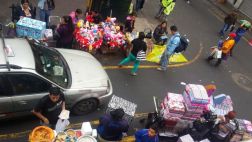 Ambulantes madrugan para ocupar calles del Cercado