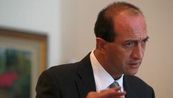 Eguren a favor de crear comisión que investigue a Orellana