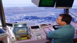 Horarios que agotan, el via crucis de los controladores aéreos