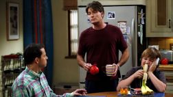¿Charlie Sheen negocia su regreso a "Two and a Half Men"?