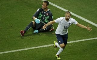CRÓNICA: Francia convence y avanza bajo la firma de Benzema