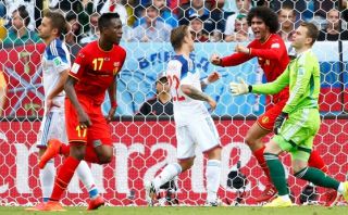 CRÓNICA: Bélgica no convence, pero lleva dos triunfos seguidos
