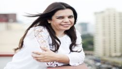 "Cien millones", por Milagros Leiva