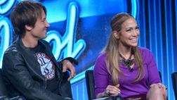 Jennifer López seguirá como jurado en "American Idol"