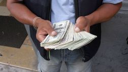 El dólar se recuperó y alcanzó los S/.2,805 en el mercado