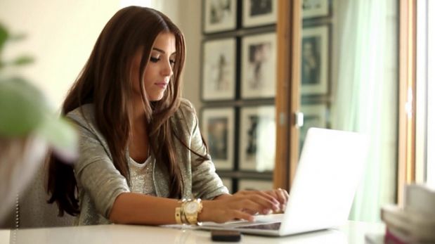 ¿Adicta al trabajo? 5 errores comunes que cometes en la oficina