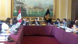 Congreso cuestiona medidas para reducir deudas tributarias