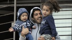 Luis Suárez reapareció así ante hinchas luego de sanción