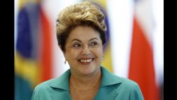 Dilma sorprendida con la FIFA: ¿Yo entregaré la copa?