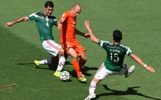 Holanda vs. México: el claro penal que no le cobraron a Robben