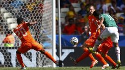 Golazo de Gio dos Santos que venció a la dura Holanda