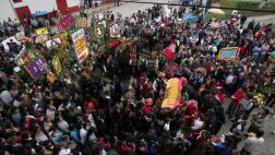 Así ocurrió: En 2004 restos de Arguedas retornan a Andahuaylas