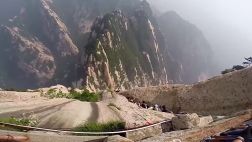 VIDEO: Así realizan la escalada en roca más mortal del mundo